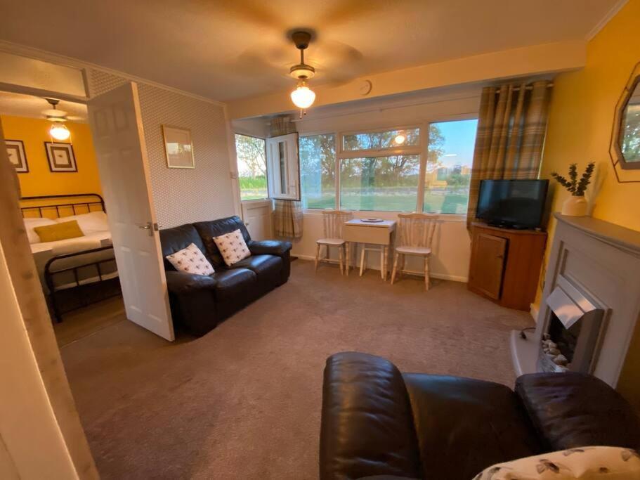 East Coast Chalets, Bee'S Knees @ California Sands Scratby エクステリア 写真